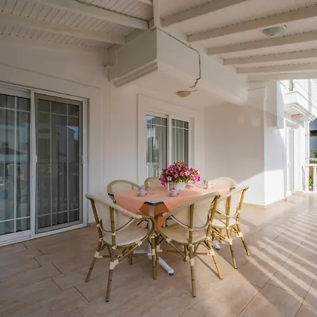 Infinity Civan Vilă *